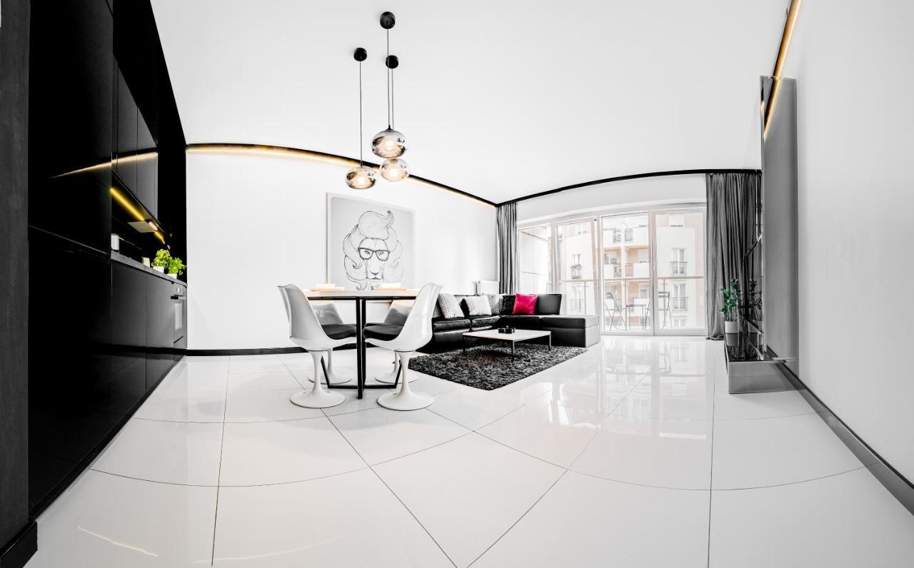 Apartamenty Homely Place Serce Poznania - Stary Rynek - Parking エクステリア 写真