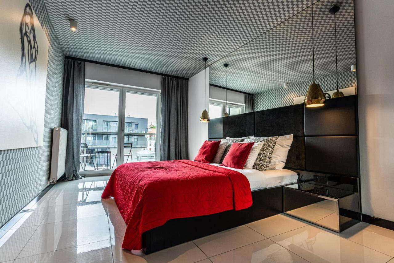 Apartamenty Homely Place Serce Poznania - Stary Rynek - Parking エクステリア 写真