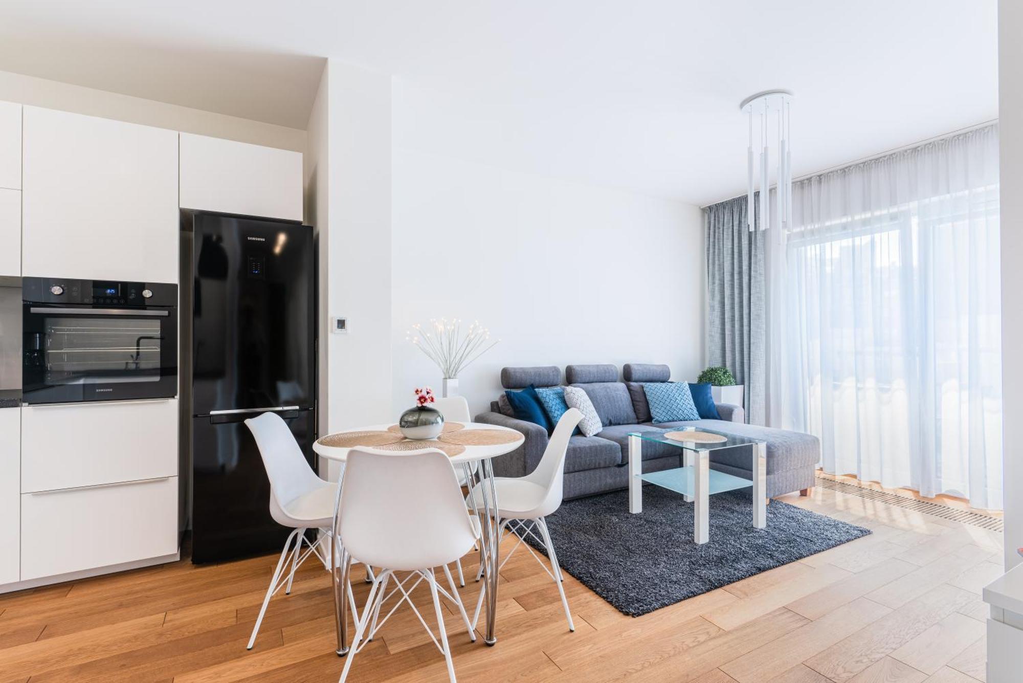 Apartamenty Homely Place Serce Poznania - Stary Rynek - Parking 部屋 写真