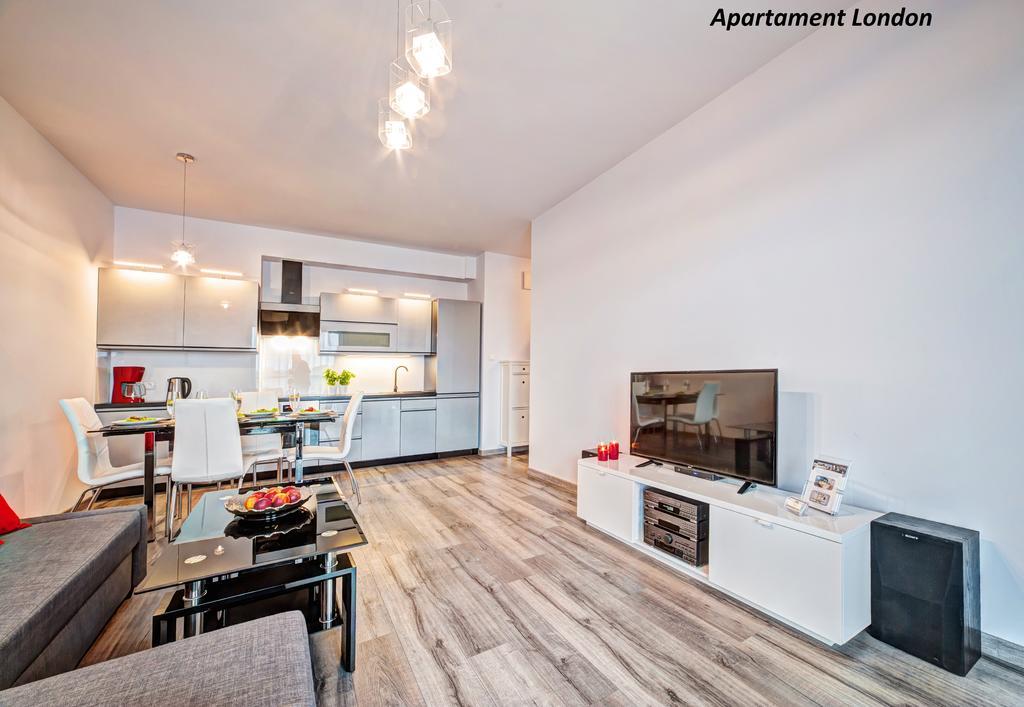 Apartamenty Homely Place Serce Poznania - Stary Rynek - Parking エクステリア 写真