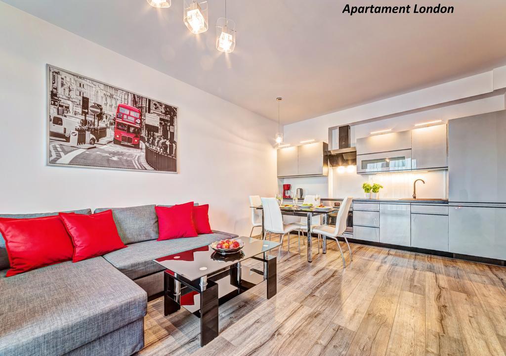 Apartamenty Homely Place Serce Poznania - Stary Rynek - Parking エクステリア 写真