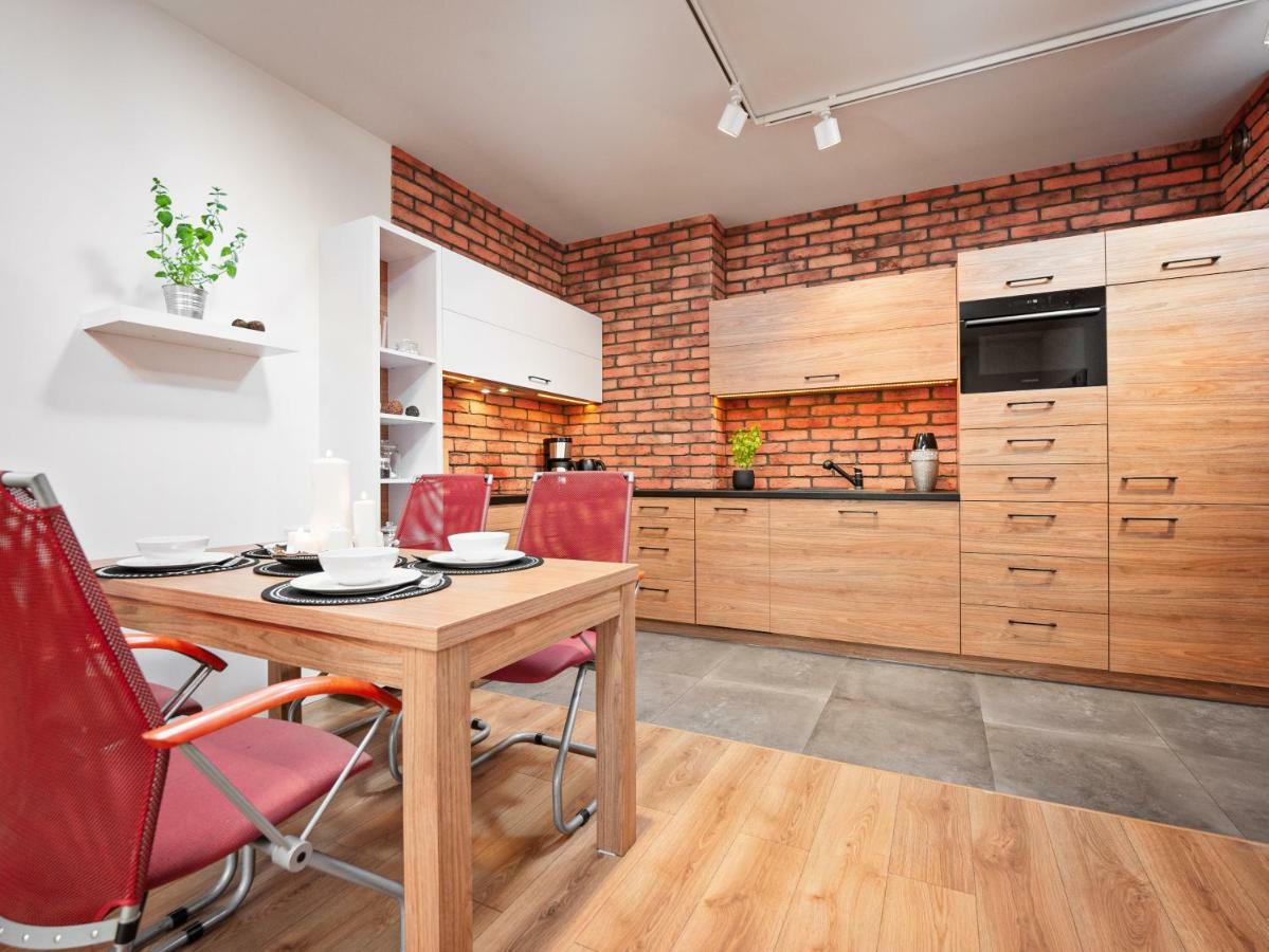 Apartamenty Homely Place Serce Poznania - Stary Rynek - Parking エクステリア 写真