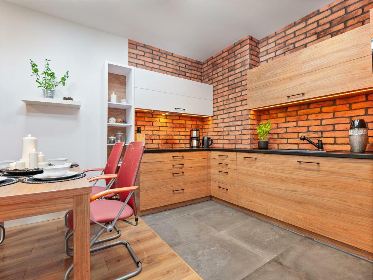 Apartamenty Homely Place Serce Poznania - Stary Rynek - Parking エクステリア 写真