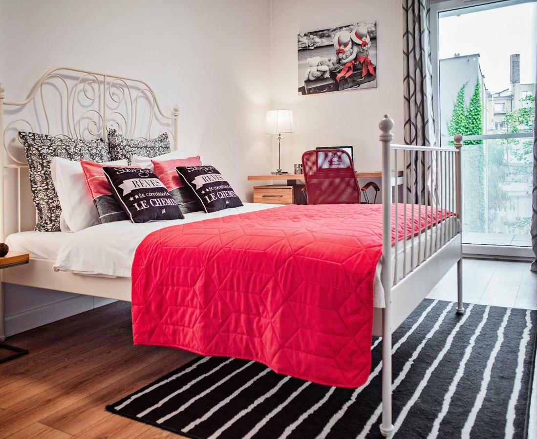 Apartamenty Homely Place Serce Poznania - Stary Rynek - Parking エクステリア 写真
